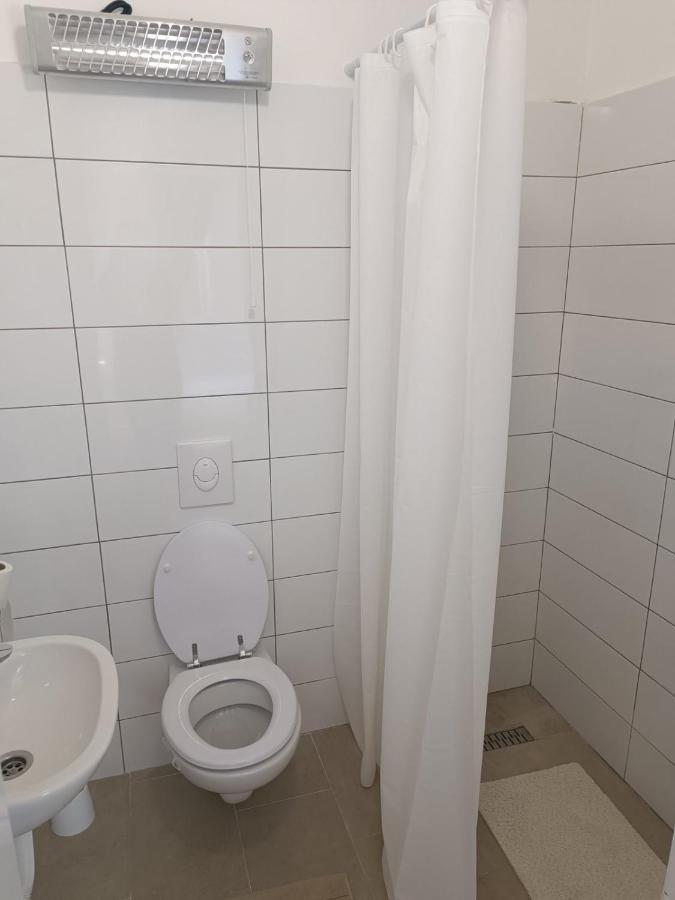 Studio Apartman Brletic Tounj Exterior photo