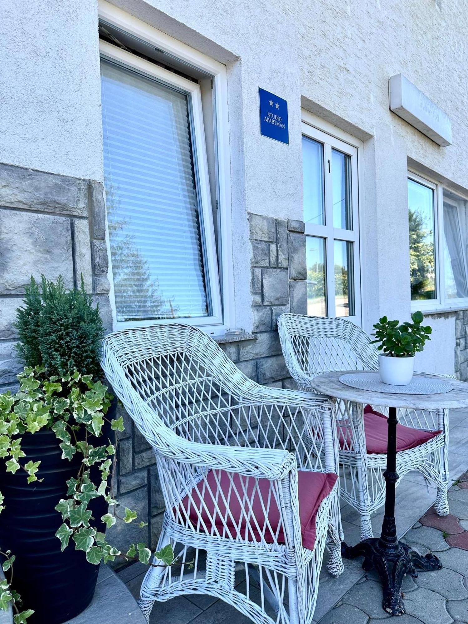 Studio Apartman Brletic Tounj Exterior photo